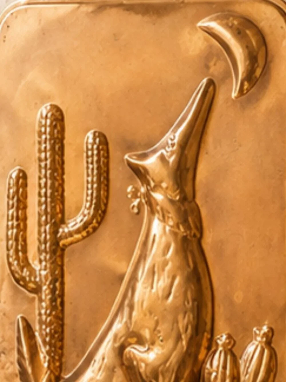 Rare Vintage Copper Raised Howling Coyote Wolf Mold